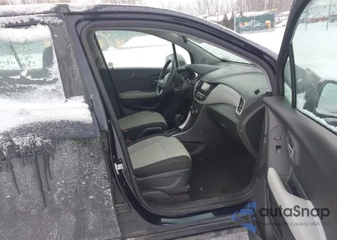 2021 Chevrolet Trax Ls z USA, uszkodzony, nr VIN KL7CJNSB2MB314441